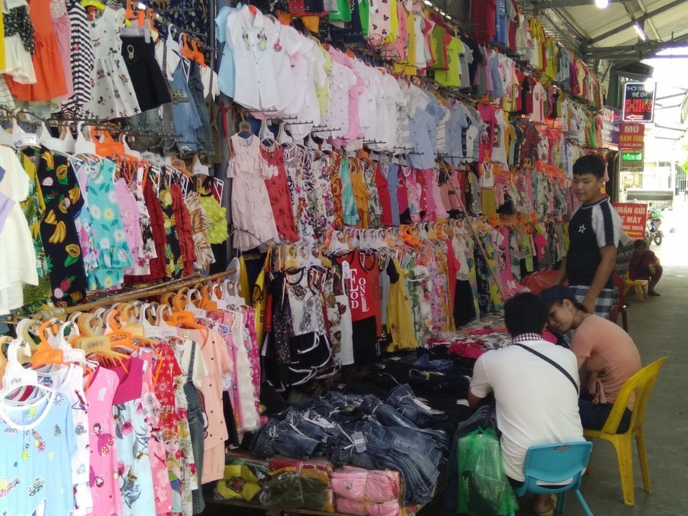 Nguồn nhập quần áo giá sỉ từ chợ Ninh Hiệp